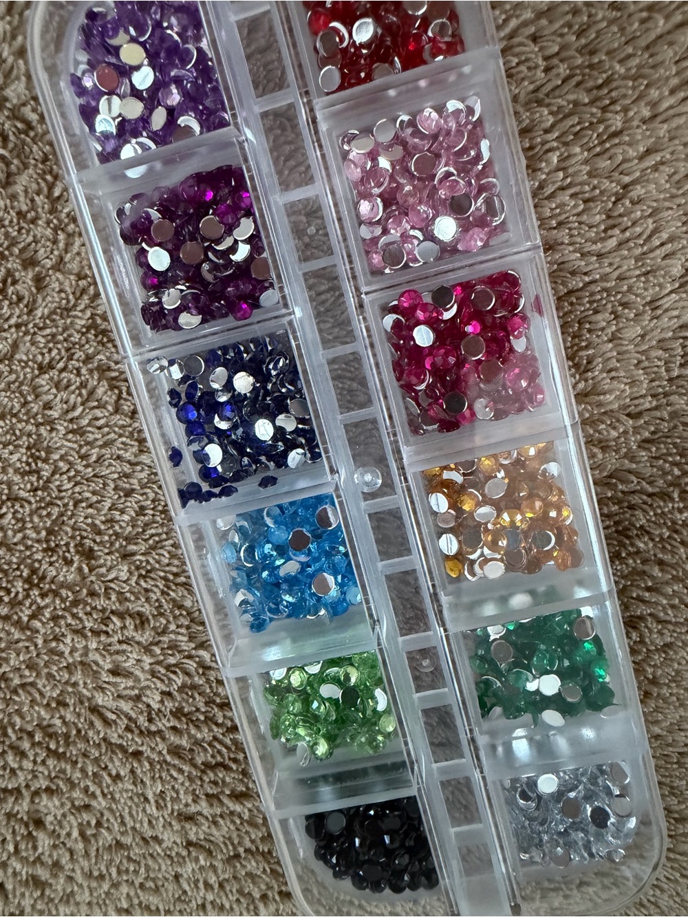 Diamonds nails - Picture 2 of 3